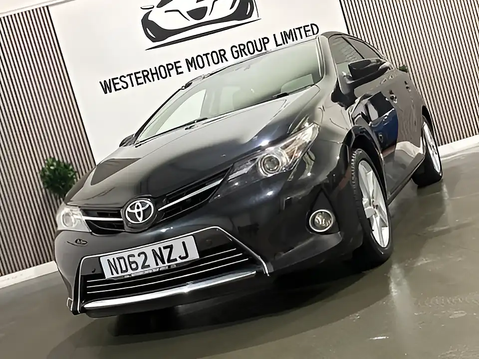 Used 2012 Toyota Auris Excel Black - Interior and Exterior details 6