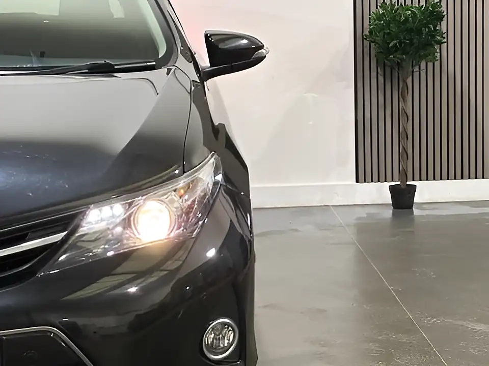 Used 2012 Toyota Auris Excel Black - Interior and Exterior details 8
