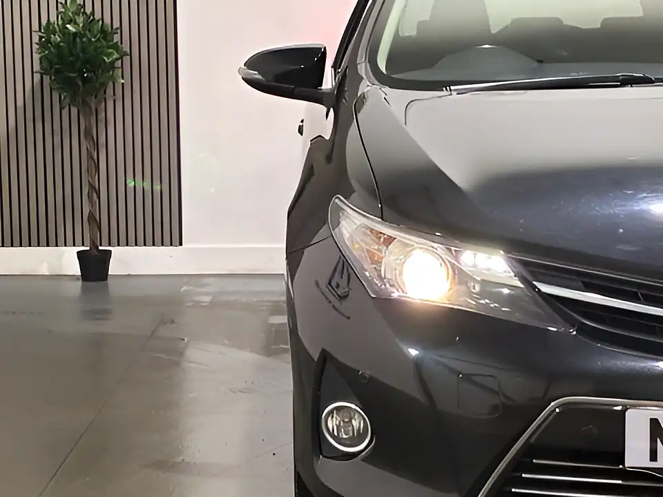 Used 2012 Toyota Auris Excel Black - Interior and Exterior details 9