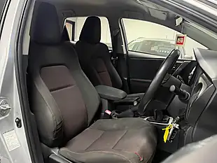 Used 2012 Toyota Auris Sport Silver - Interior and Exterior details 12