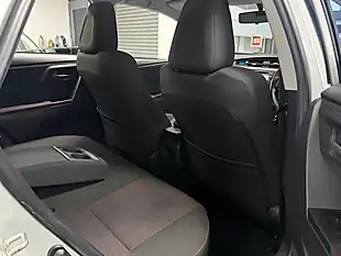 Used 2012 Toyota Auris Sport Silver - Interior and Exterior details 16