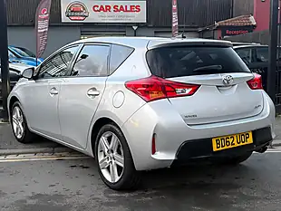 Used 2012 Toyota Auris Sport Silver - Interior and Exterior details 2