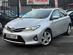 Used 2012 Toyota Auris Sport Silver - Interior and Exterior details 5