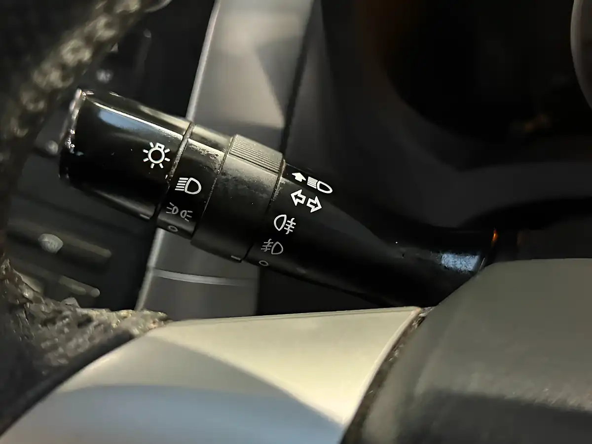 Used 2012 Toyota Auris Tr Blue - Interior and Exterior details 14