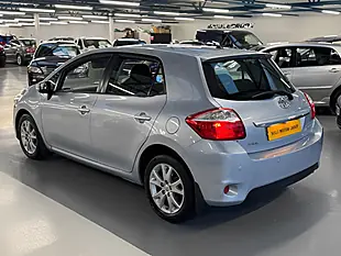 Used 2012 Toyota Auris Tr Blue - Interior and Exterior details 2