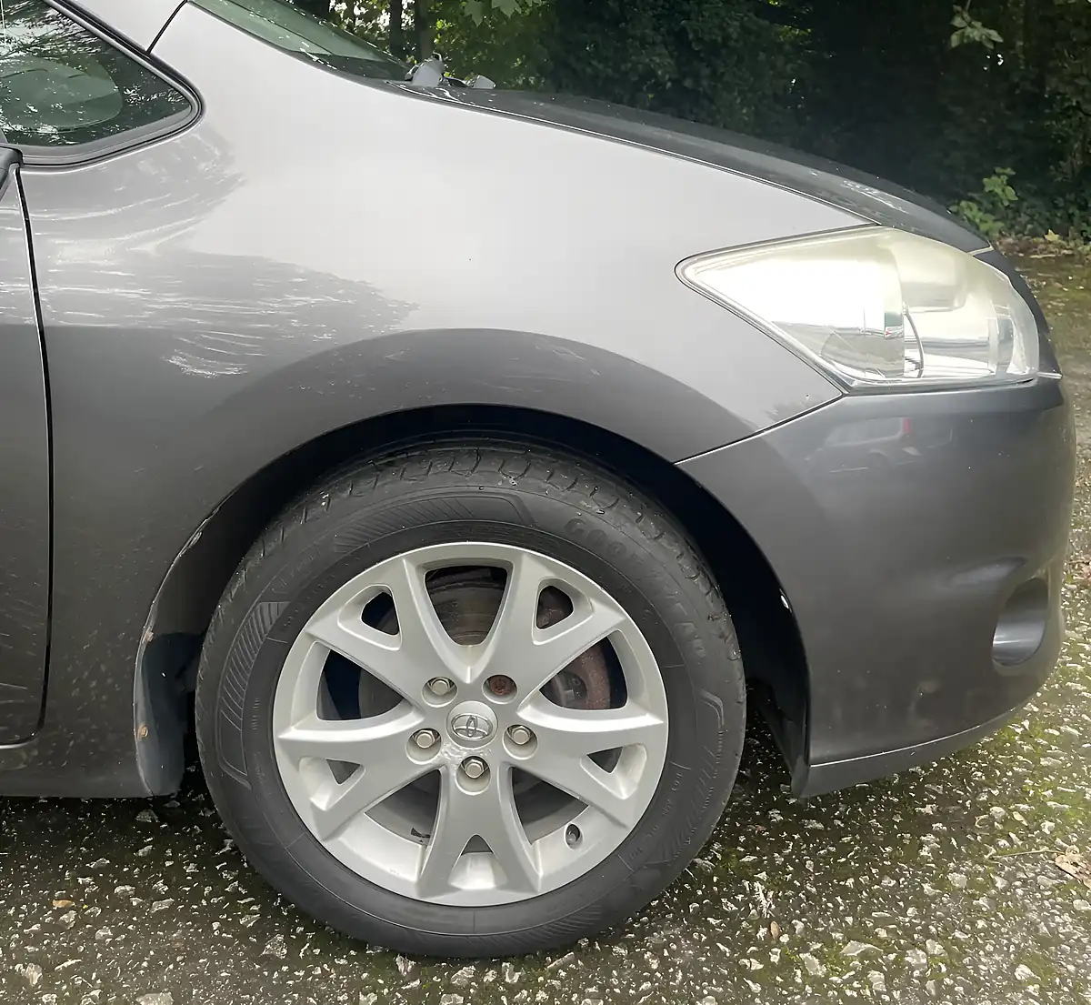Used 2012 Toyota Auris Tr Grey - Interior and Exterior details 10