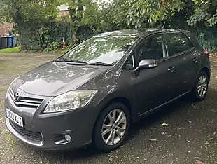 Used 2012 Toyota Auris Tr Grey - Interior and Exterior details 3