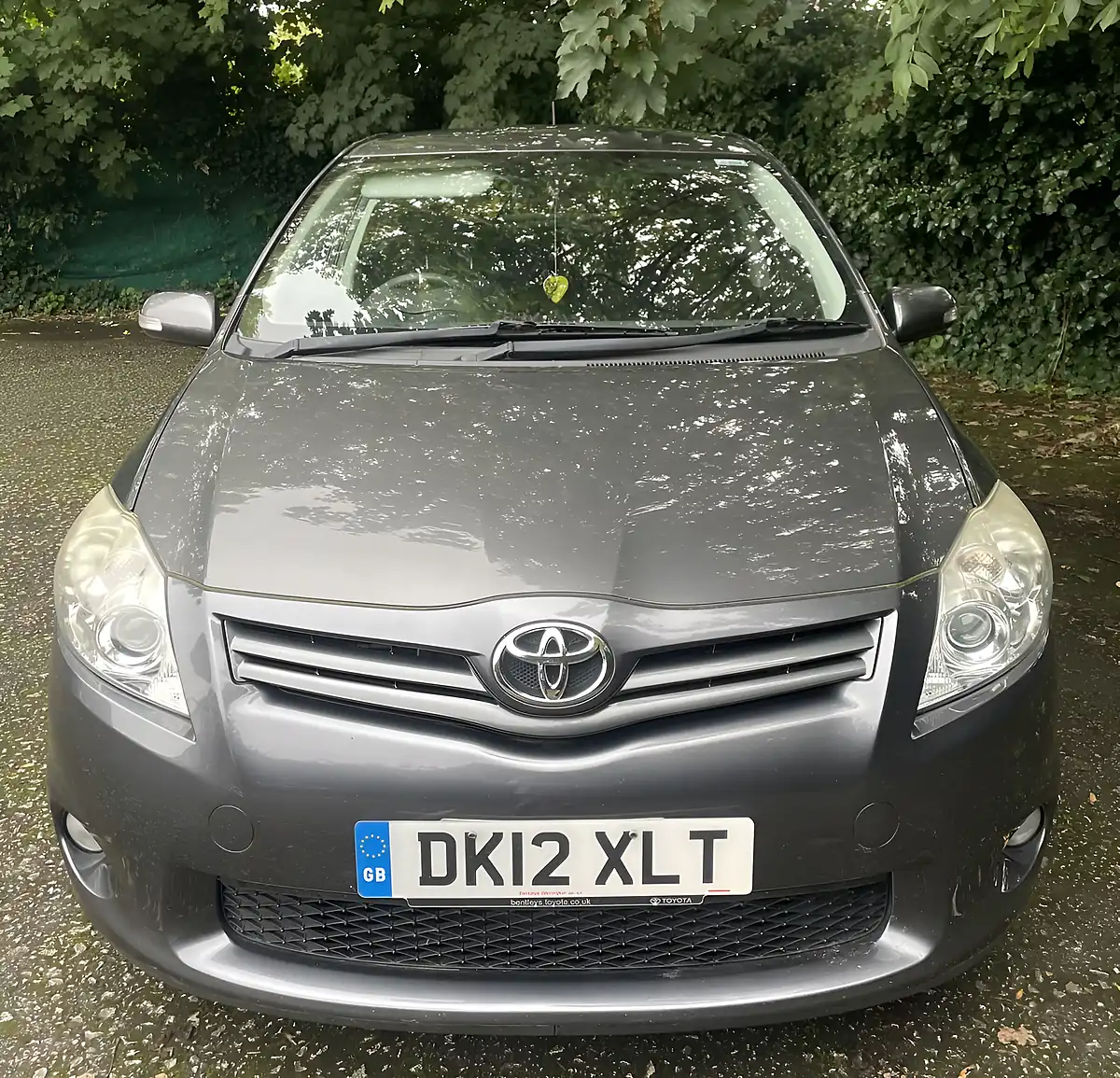 Used 2012 Toyota Auris Tr Grey - Interior and Exterior details 5