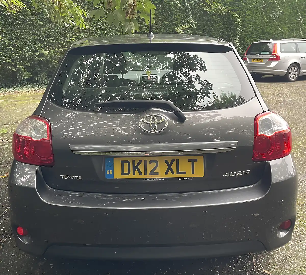 Used 2012 Toyota Auris Tr Grey - Interior and Exterior details 6