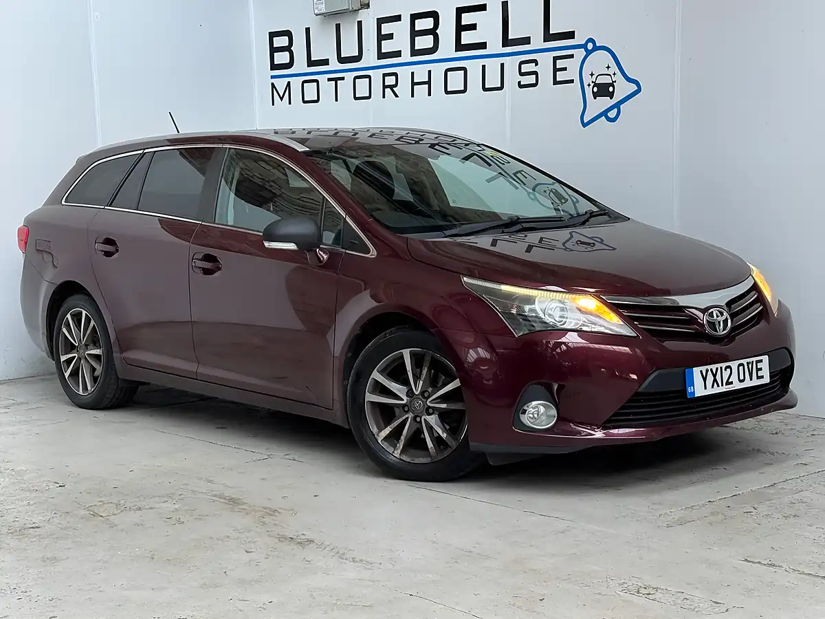 Used 2012 Toyota Avensis Tr Tourer Tuscan Red - Front View