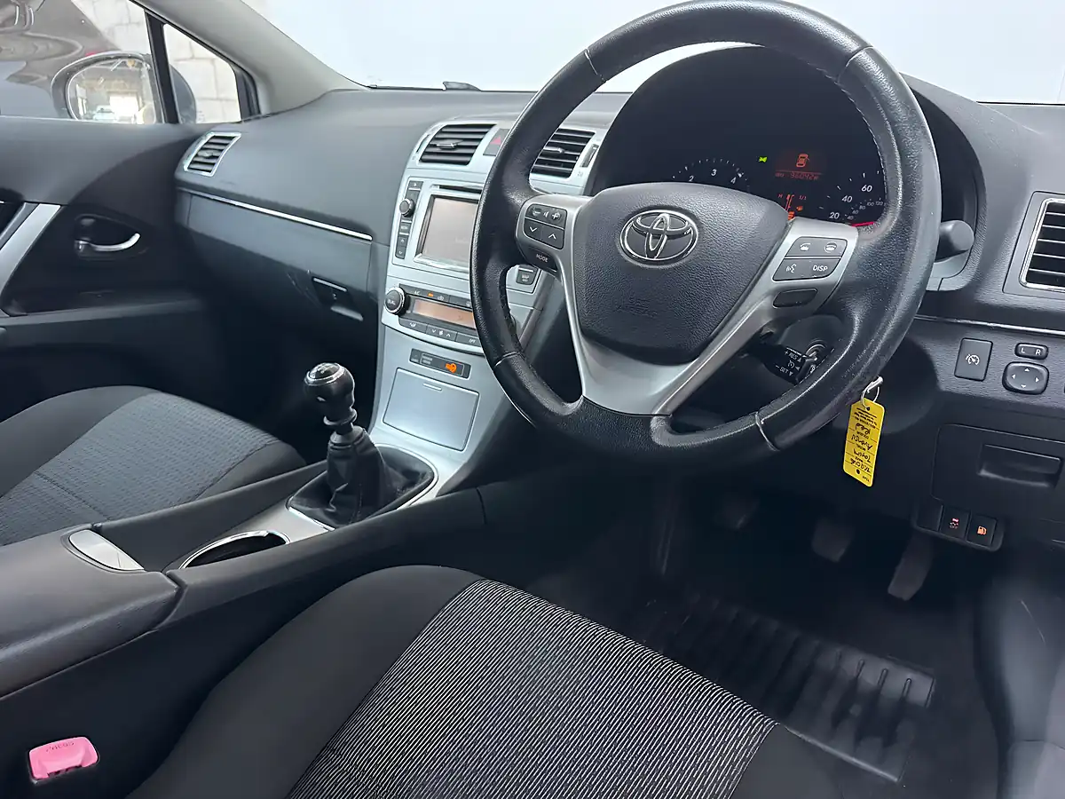Used 2012 Toyota Avensis Tr Tourer Tuscan Red - Interior and Exterior details 3