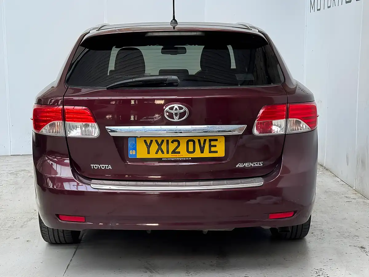 Used 2012 Toyota Avensis Tr Tourer Tuscan Red - Interior and Exterior details 5