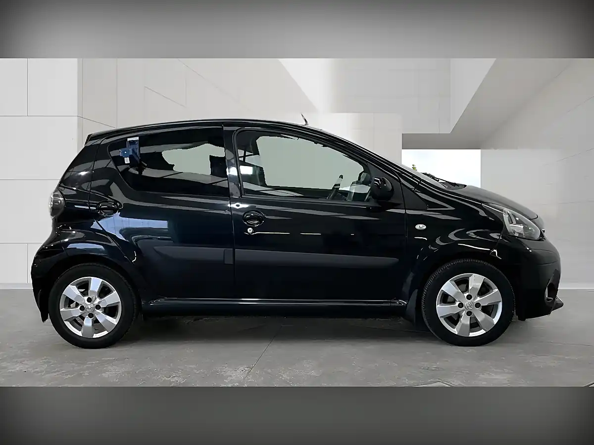 Used 2012 Toyota Aygo Fire Black - Interior and Exterior details 6