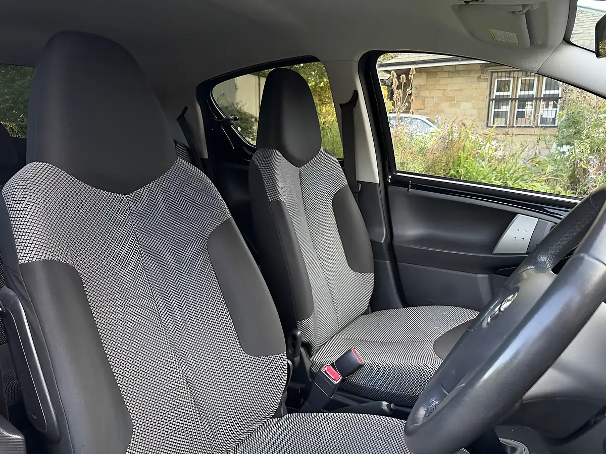 Used 2012 Toyota Aygo Fire Black - Interior and Exterior details 12