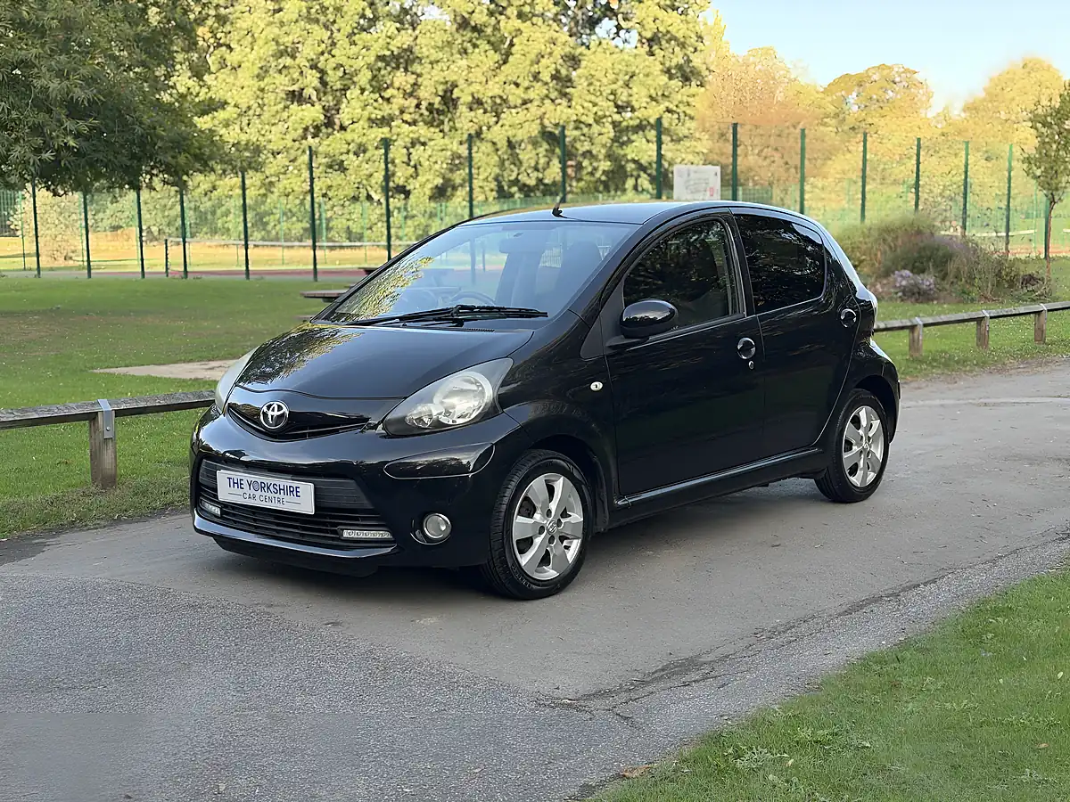 Used 2012 Toyota Aygo Fire Black - Interior and Exterior details 4
