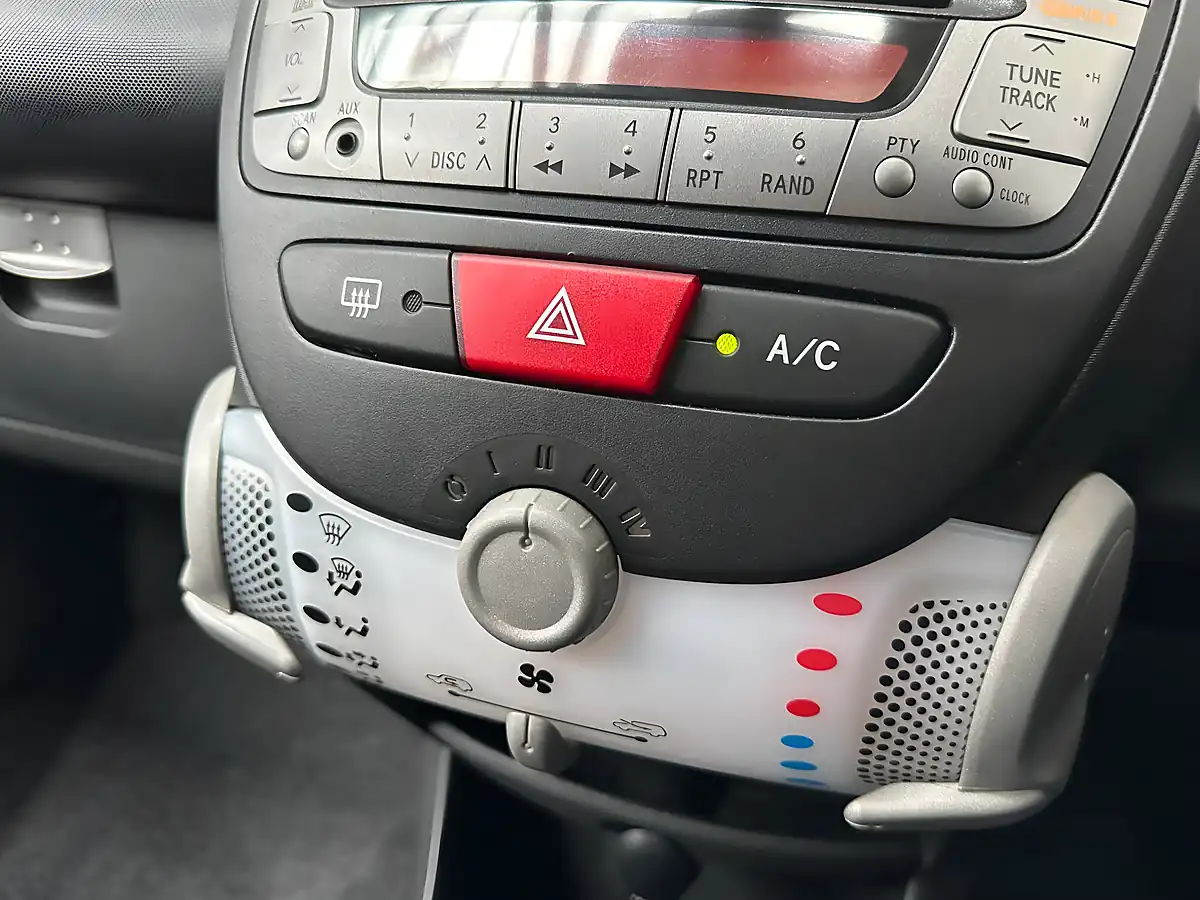 Used 2012 Toyota Aygo Fire Multimode White - Interior and Exterior details 12