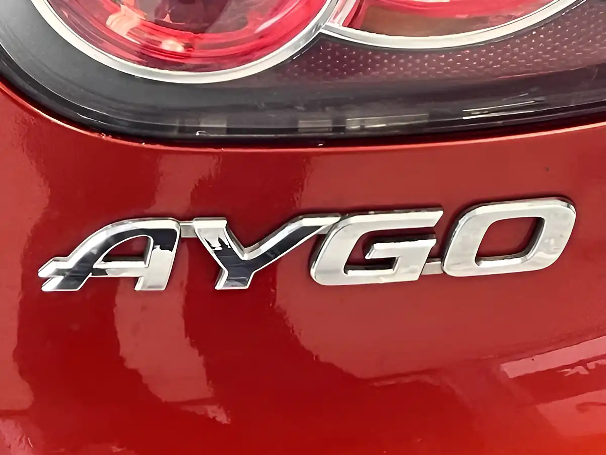 Used 2012 Toyota Aygo Fire Orange - Interior and Exterior details 10