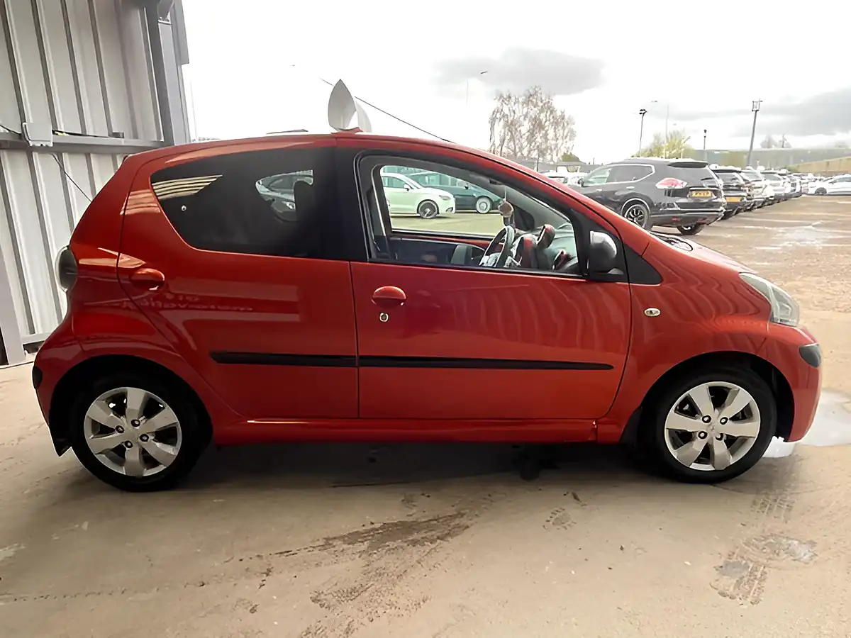 Used 2012 Toyota Aygo Fire Orange - Interior and Exterior details 9