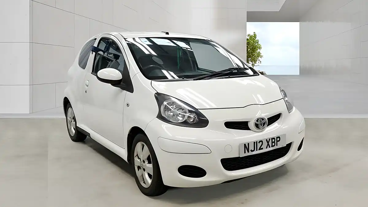 Used 2012 Toyota Aygo Go White - Front View