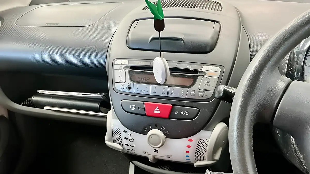Used 2012 Toyota Aygo Go White - Interior and Exterior details 10