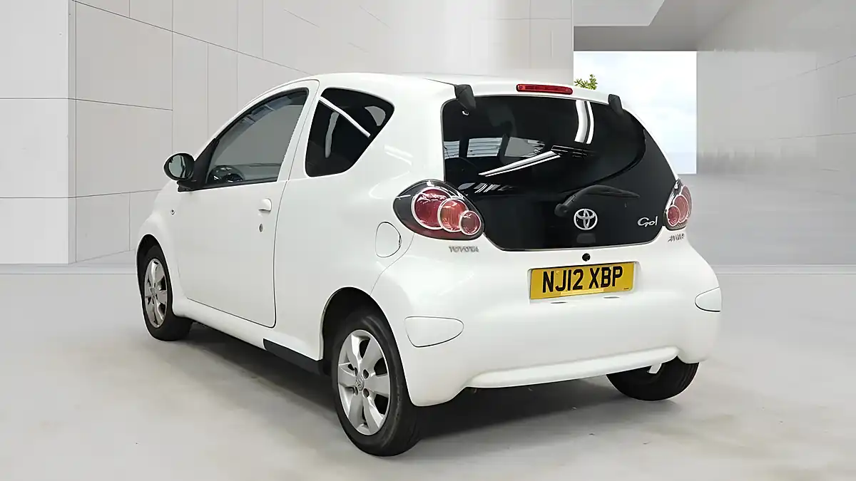 Used 2012 Toyota Aygo Go White - Interior and Exterior details 4
