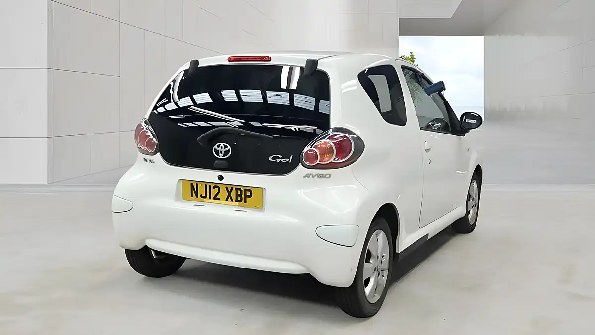 Used 2012 Toyota Aygo Go White - Interior and Exterior details 7