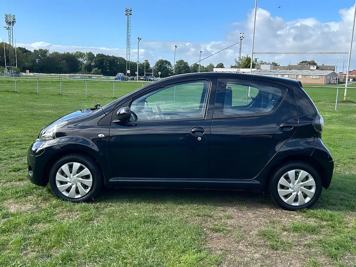 Used 2012 Toyota Aygo Ice Black - Interior and Exterior details 8