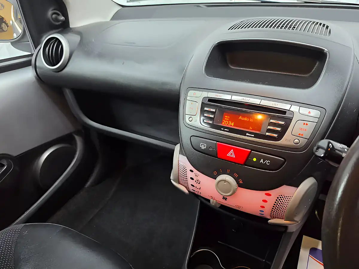 Used 2012 Toyota Aygo Ice Silver - Interior and Exterior details 14