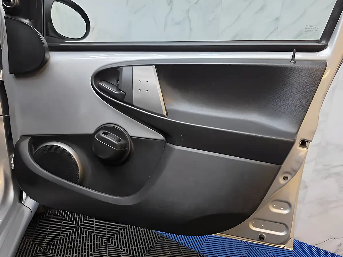 Used 2012 Toyota Aygo Ice Silver - Interior and Exterior details 17