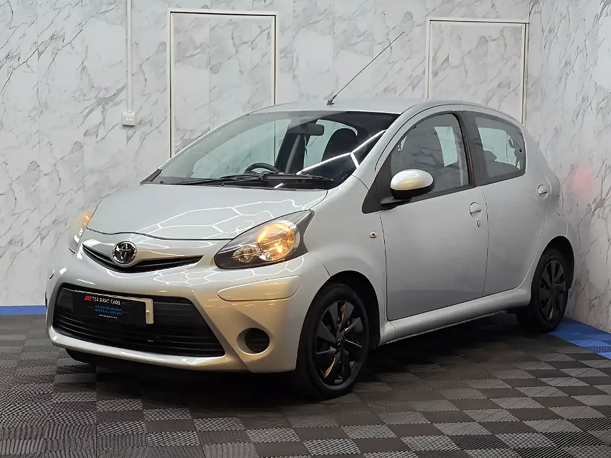 Used 2012 Toyota Aygo Ice Silver - Interior and Exterior details 4