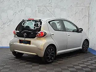 Used 2012 Toyota Aygo Ice Silver - Interior and Exterior details 9