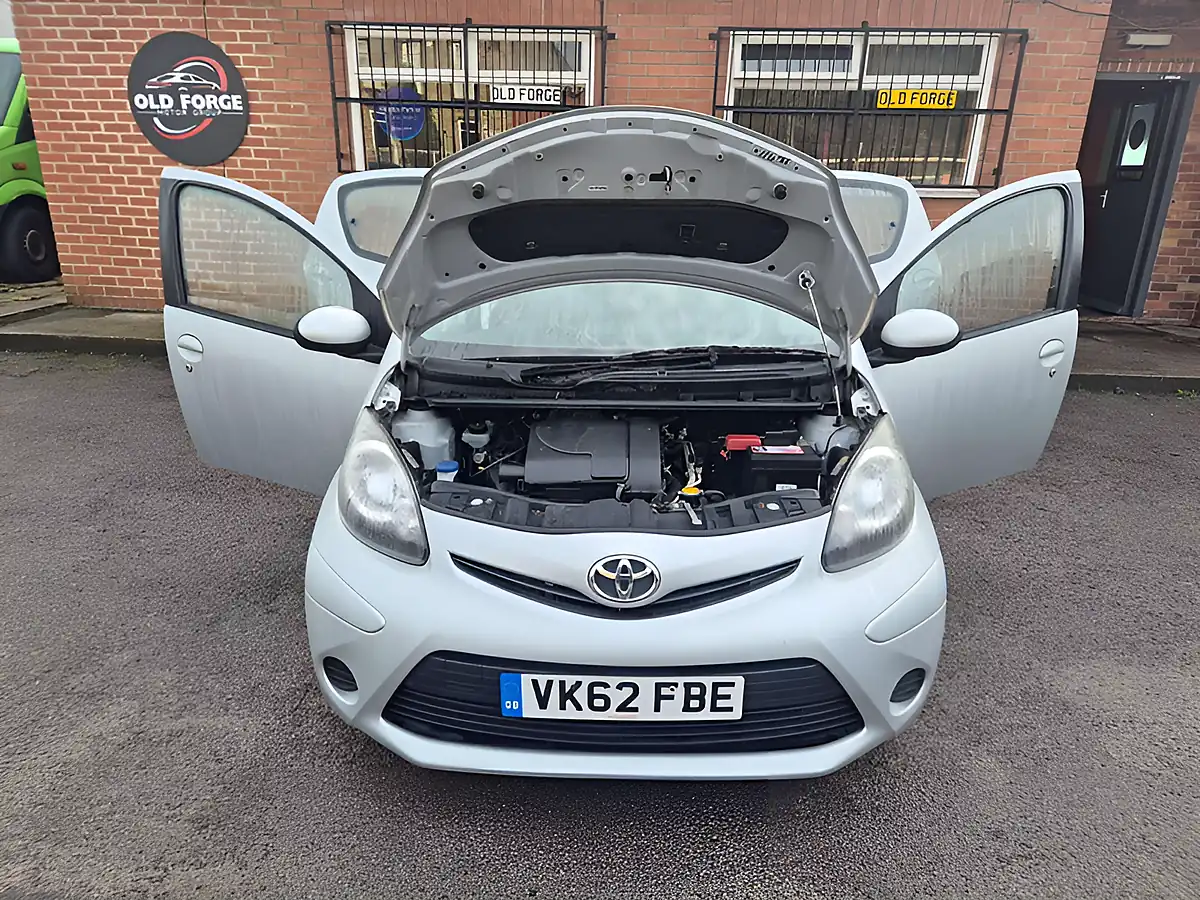 Used 2012 Toyota Aygo Ice Silver - Interior and Exterior details 10