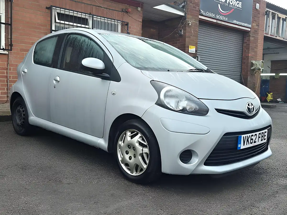 Used 2012 Toyota Aygo Ice Silver - Interior and Exterior details 11