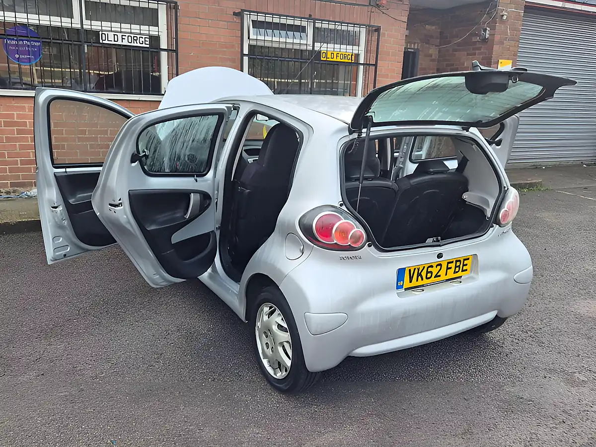 Used 2012 Toyota Aygo Ice Silver - Interior and Exterior details 12