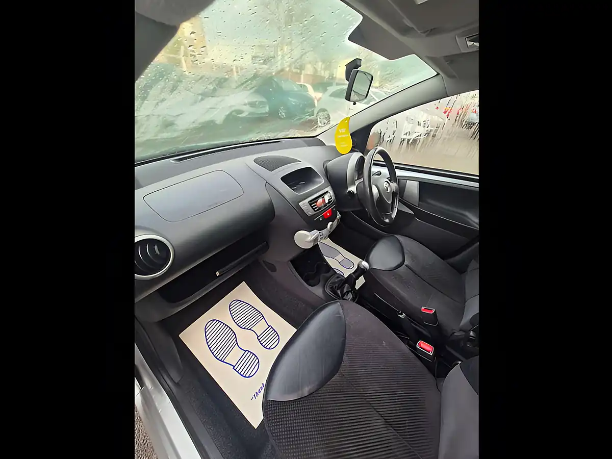 Used 2012 Toyota Aygo Ice Silver - Interior and Exterior details 17