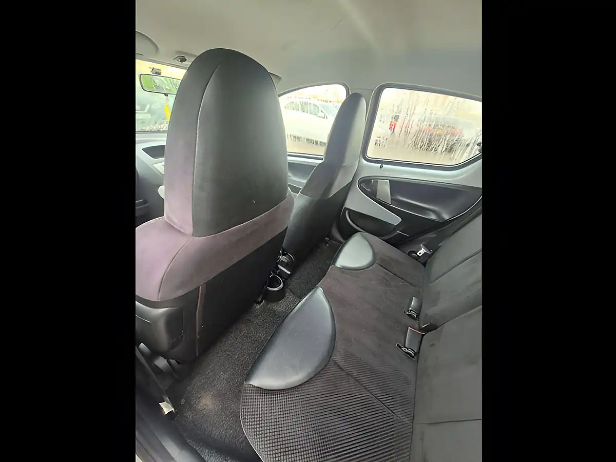 Used 2012 Toyota Aygo Ice Silver - Interior and Exterior details 18