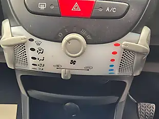 Used 2012 Toyota Aygo Ice Silver - Interior and Exterior details 20