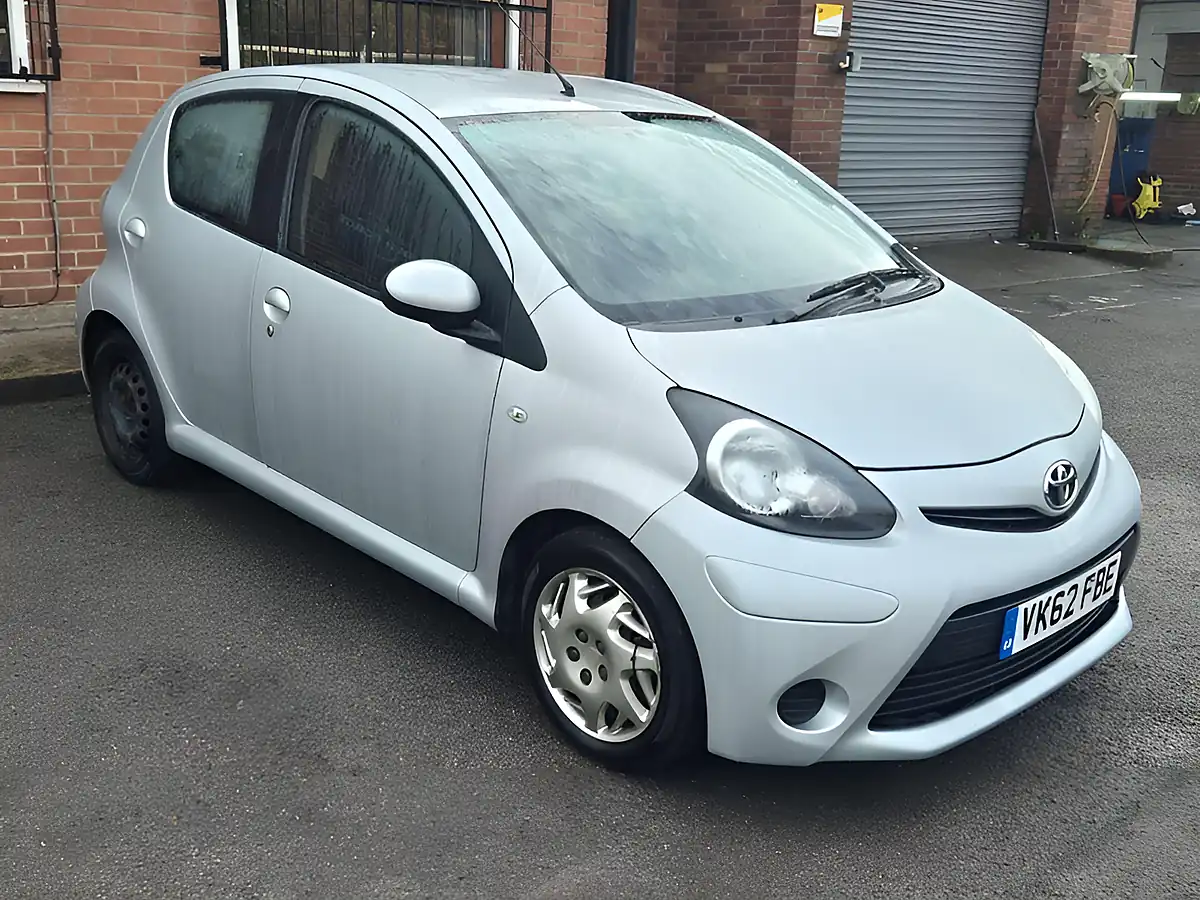 Used 2012 Toyota Aygo Ice Silver - Interior and Exterior details 3