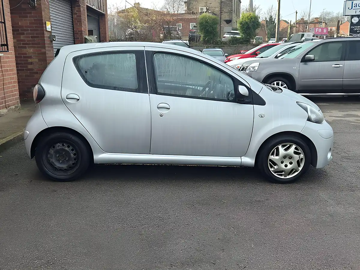 Used 2012 Toyota Aygo Ice Silver - Interior and Exterior details 7