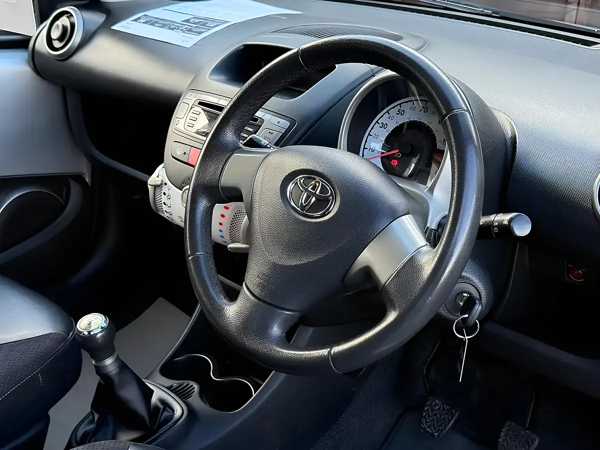 Used 2012 Toyota Aygo Ice Silver - Interior and Exterior details 17