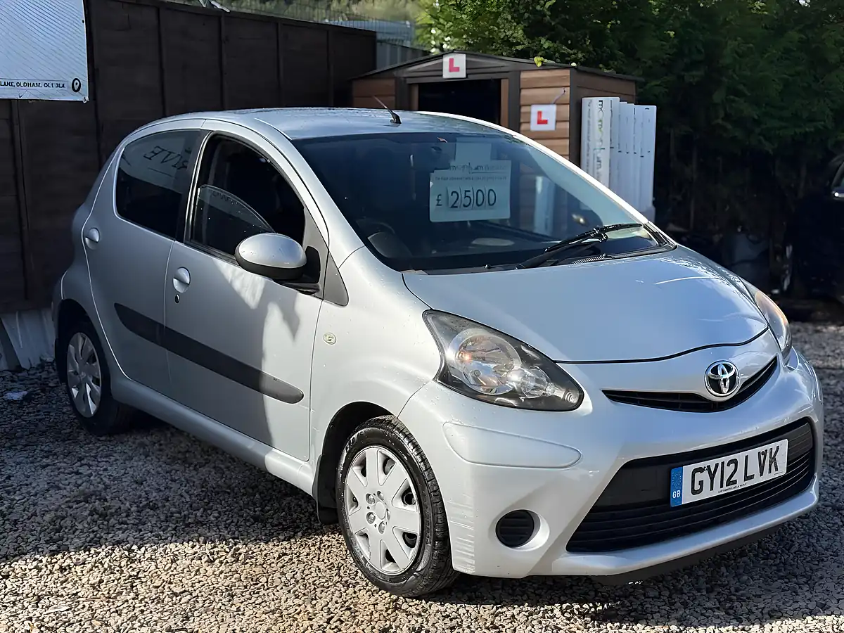 Used 2012 Toyota Aygo Ice Silver - Interior and Exterior details 3