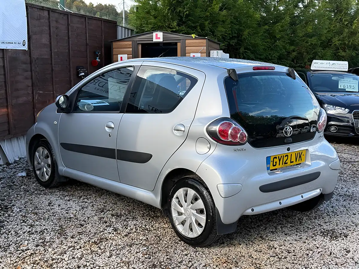 Used 2012 Toyota Aygo Ice Silver - Interior and Exterior details 4