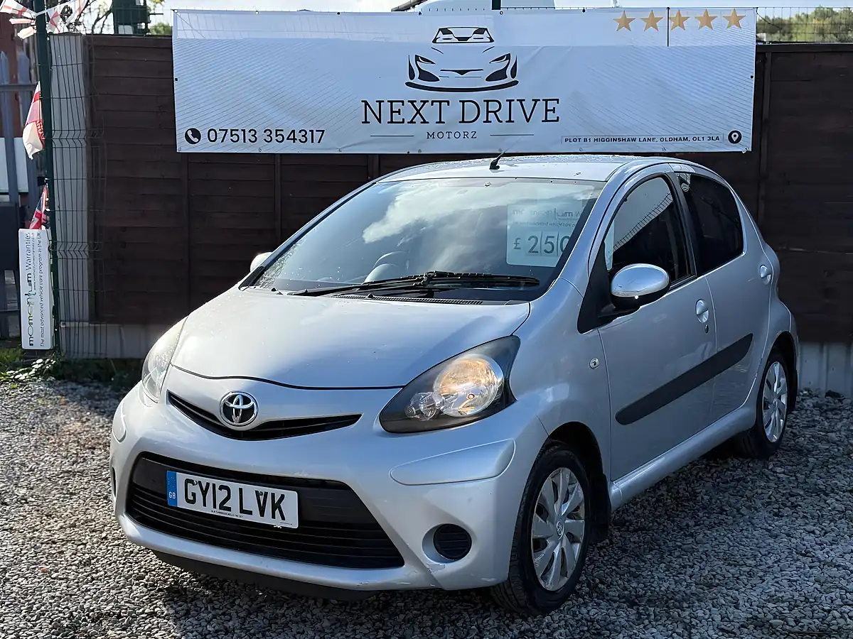 Used 2012 Toyota Aygo Ice Silver - Interior and Exterior details 5