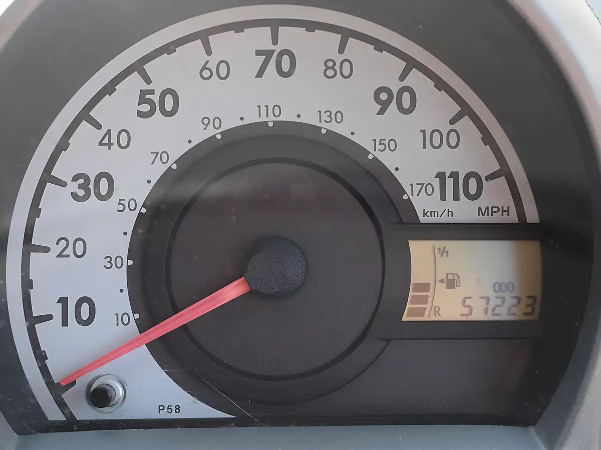 Used 2012 Toyota Aygo Ice White - Interior and Exterior details 12