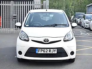 Used 2012 Toyota Aygo Ice White - Interior and Exterior details 2