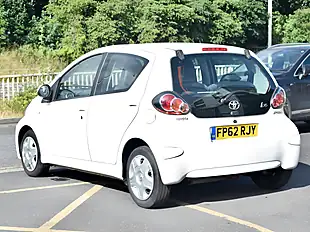 Used 2012 Toyota Aygo Ice White - Interior and Exterior details 5