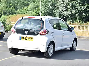 Used 2012 Toyota Aygo Ice White - Interior and Exterior details 8