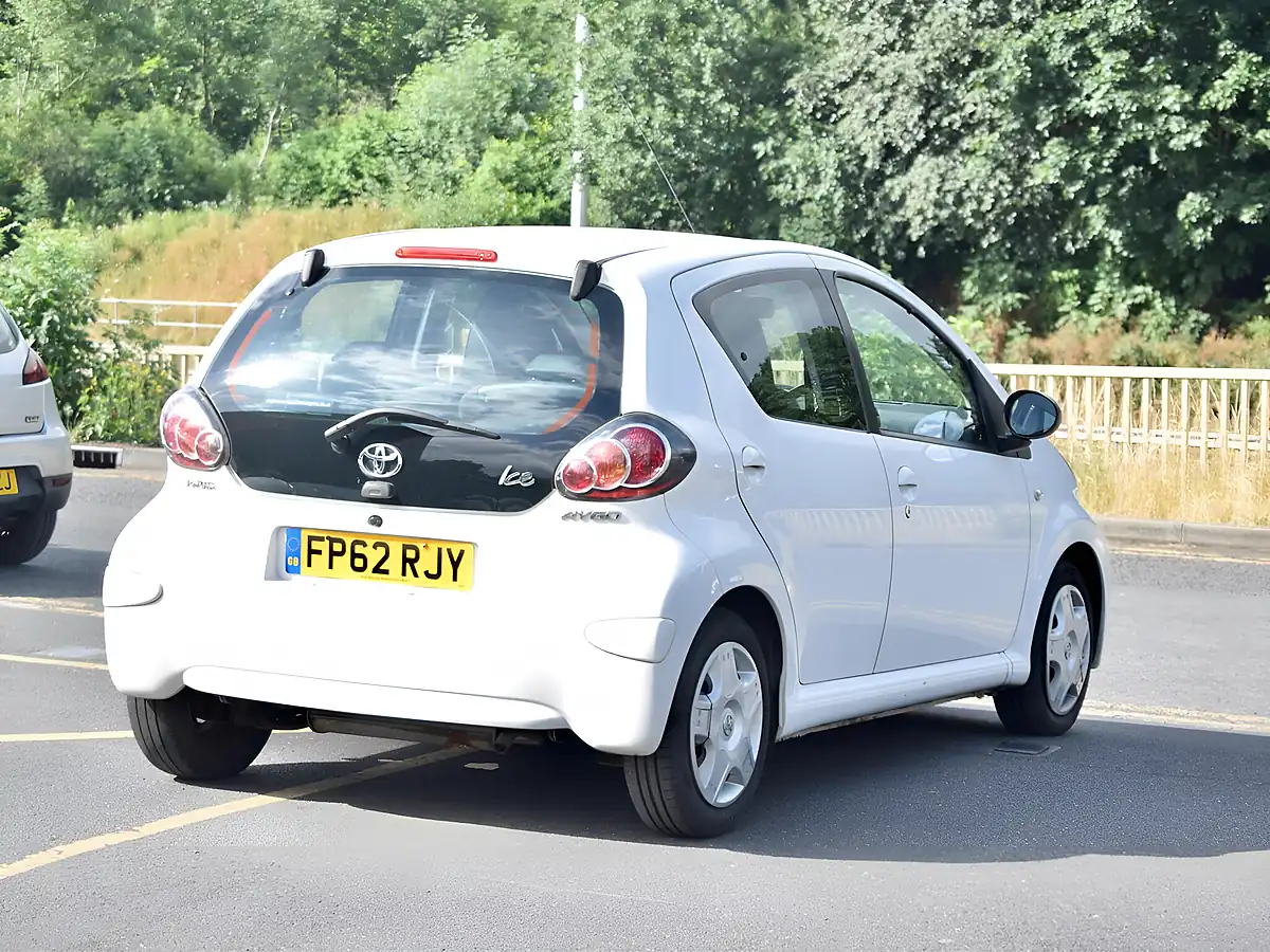 Used 2012 Toyota Aygo Ice White - Interior and Exterior details 8