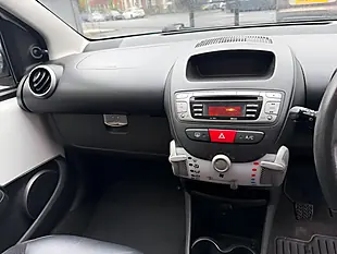 Used 2012 Toyota Aygo Ice White - Interior and Exterior details 15