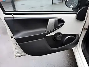 Used 2012 Toyota Aygo Ice White - Interior and Exterior details 17